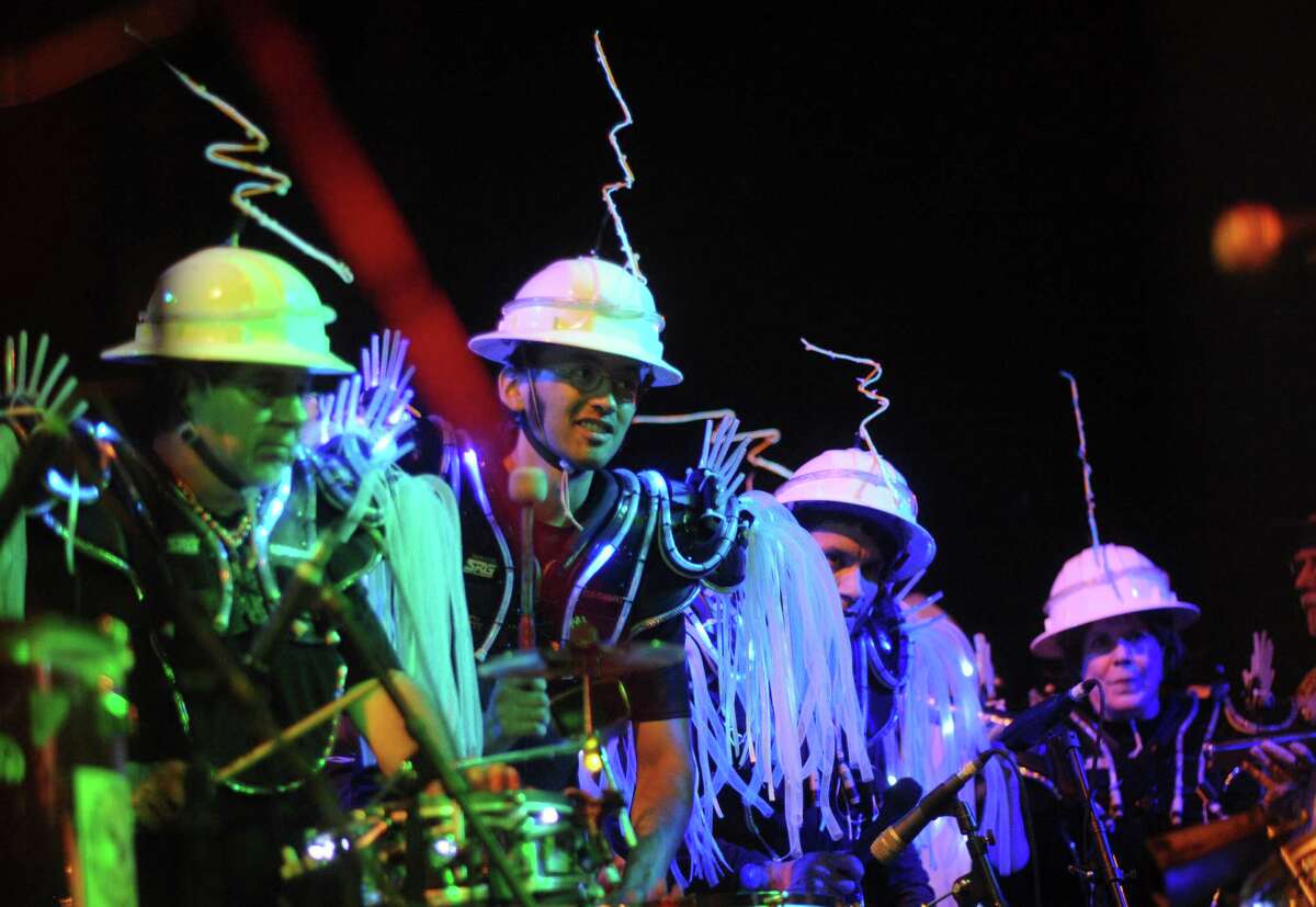 Luminaria lights up once daylight fades