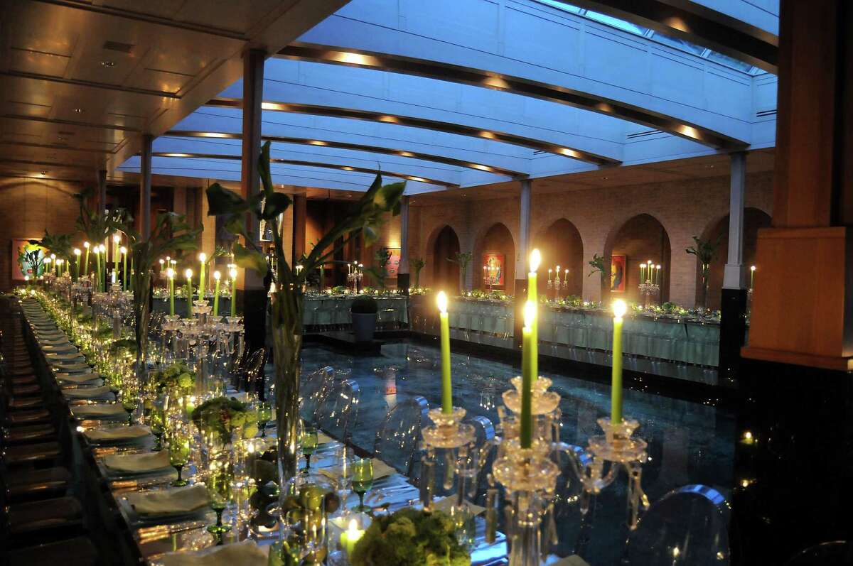 Clooney makes a splash at dinner