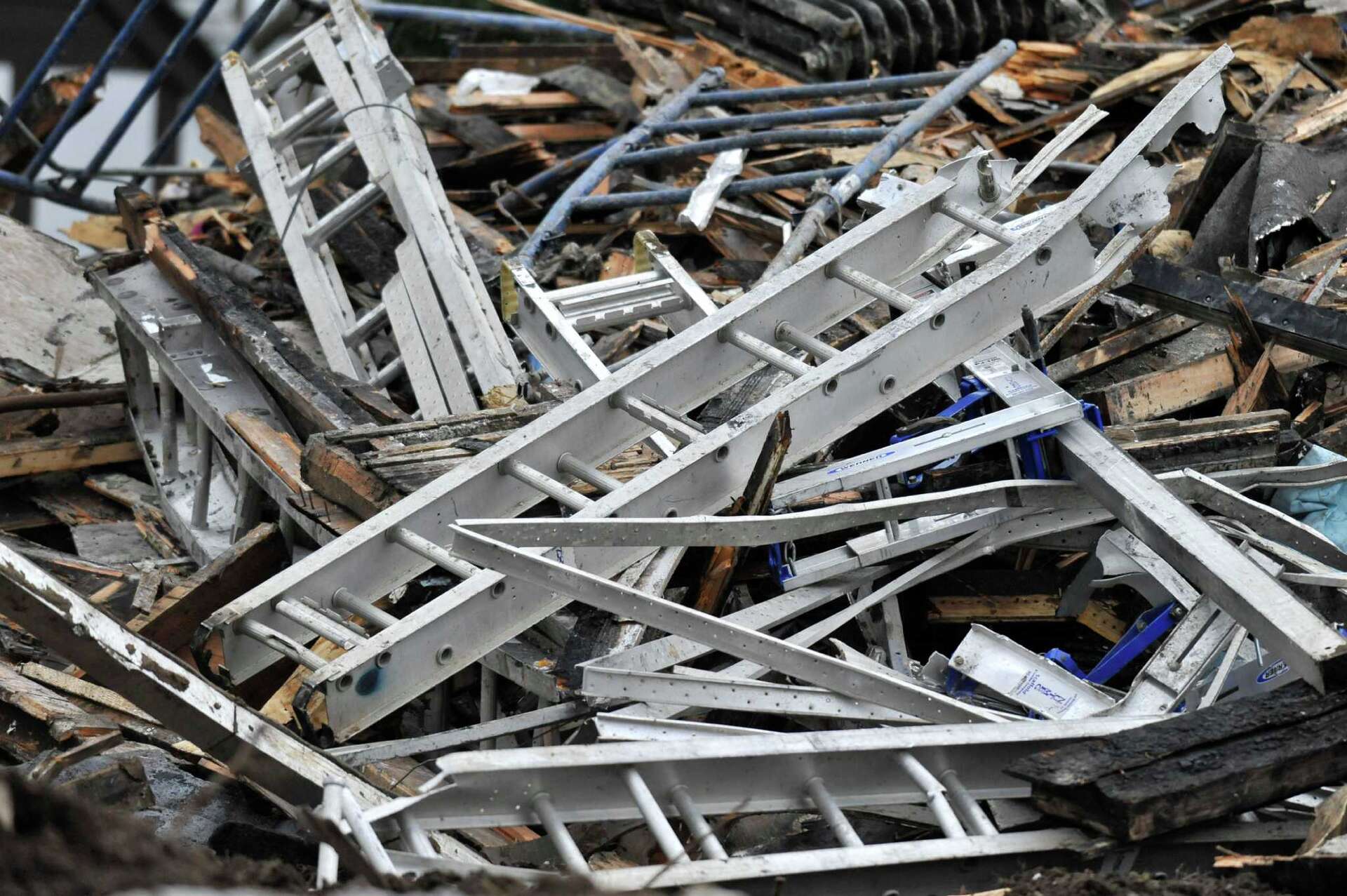 Lawyer: Officials destroyed fire evidence, image size:1920x1277