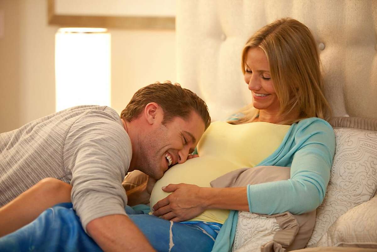 Evan (Matthew Morrison) and Jules (Cameron Diaz) in WHAT TO EXPECT WHEN YOU'RE EXPECTING. Photo credit: Melissa Moseley Evan (Matthew Morrison) and Jules (Cameron Diaz) in WHAT TO EXPECT WHEN YOU'RE EXPECTING. Photo credit: Melissa Moseley