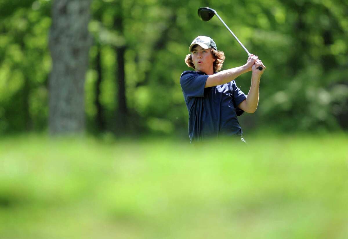 Staples golf tops Norwalk