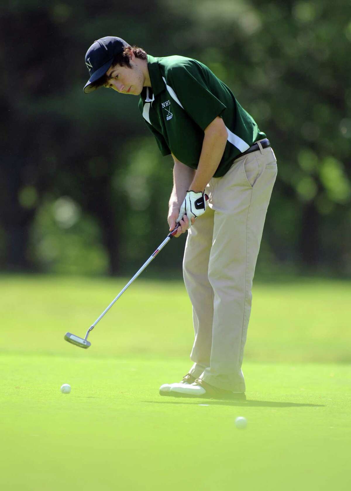 Staples golf tops Norwalk