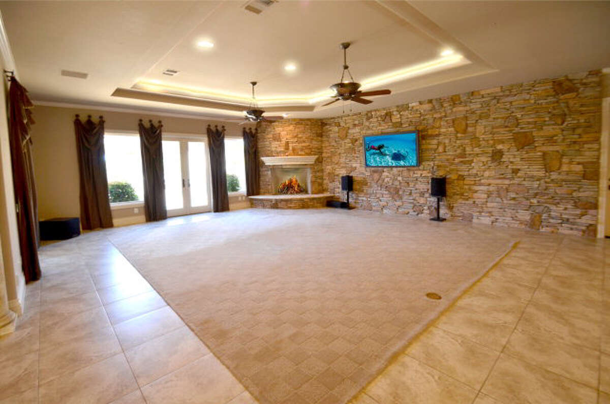 Dream Home 1727 Greystone Ridge