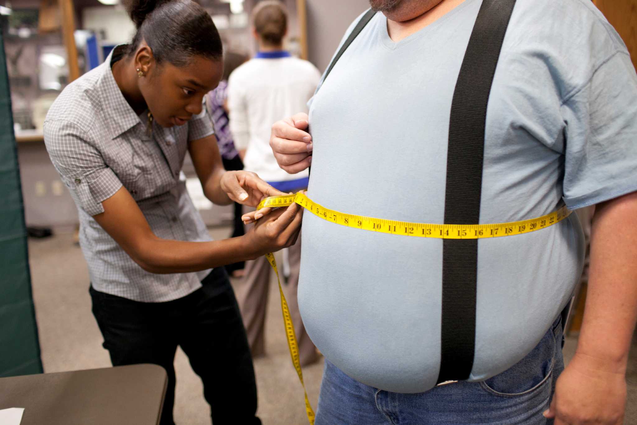 Люди которые страдают ожирением. Лишний вес. Ожирение у подростков. Полные люди.