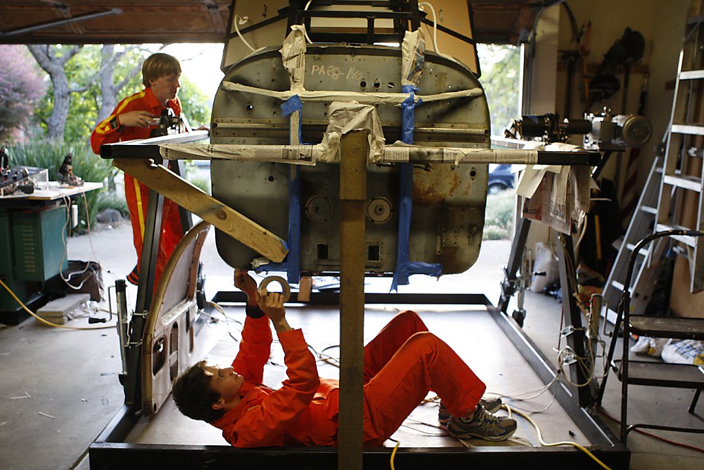 Teens build fighter jet flight simulator for Maker Faire