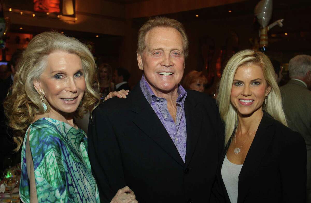 Lee Majors toys around for ESCAPE