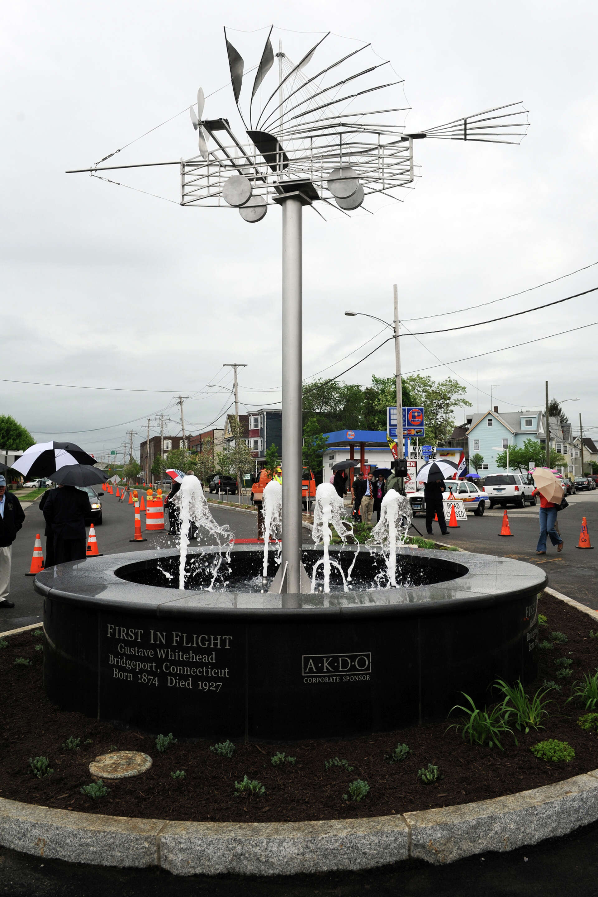 Gustave Whitehead Fountain
