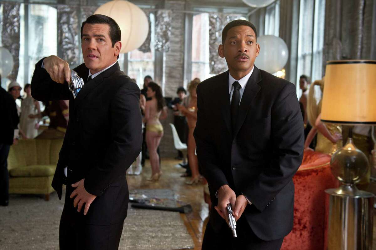Josh Brolin (left) and Will Smith star in Columbia Pictures' MEN IN BLACK 3.