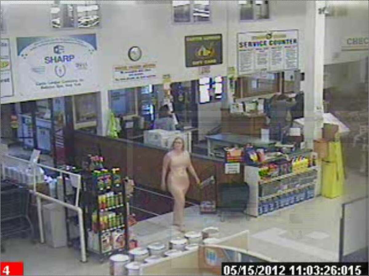 Naked woman goes shopping at NY lumber pic