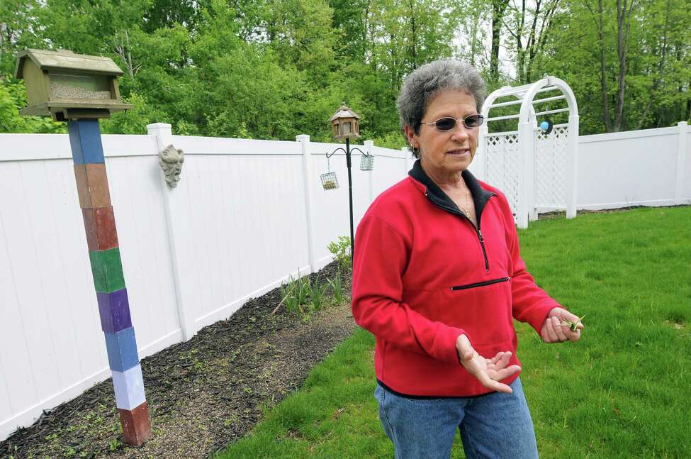 Cheap Fences Corral Many Unhappy Customers