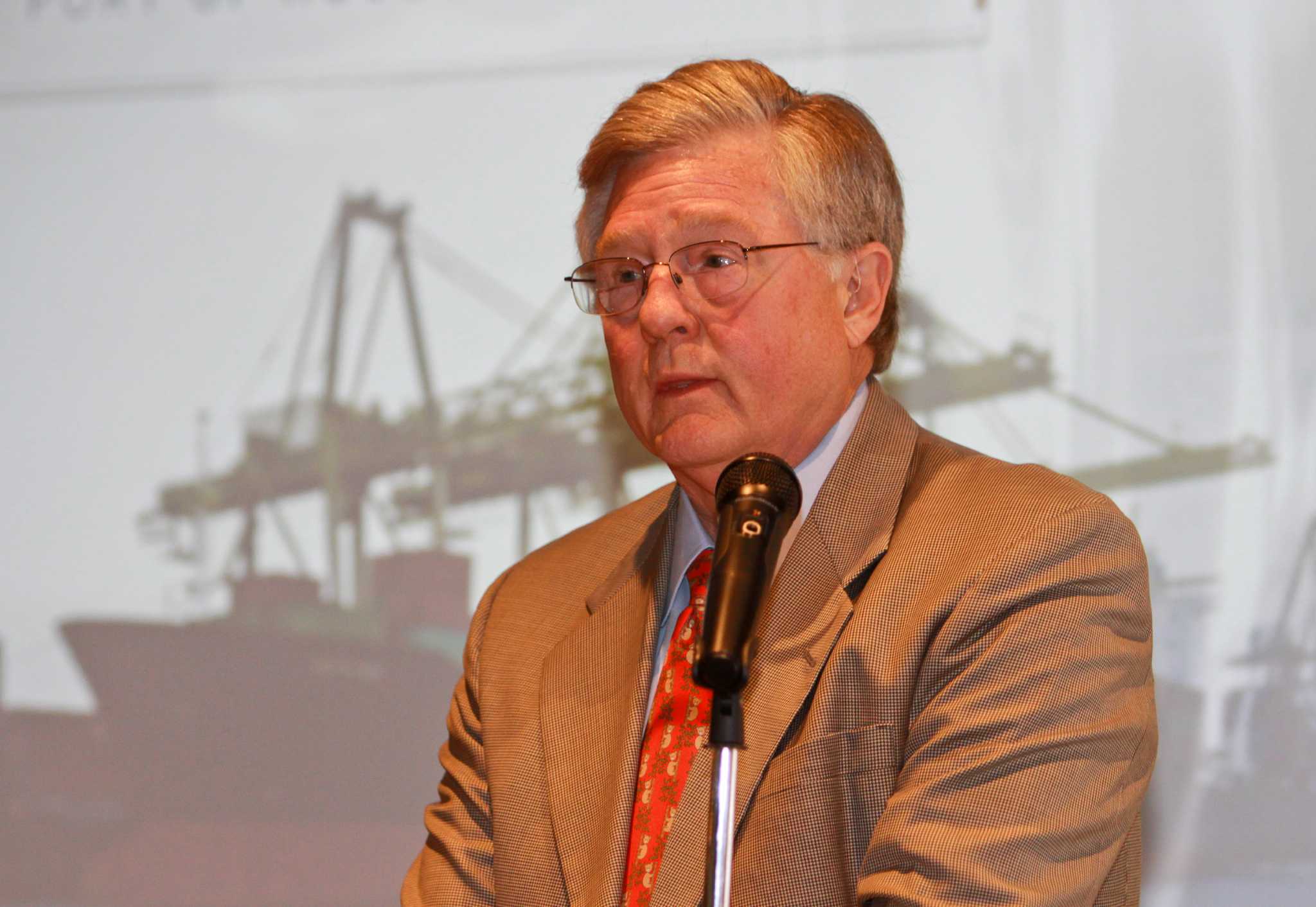 Port to pay legal fees for chairman