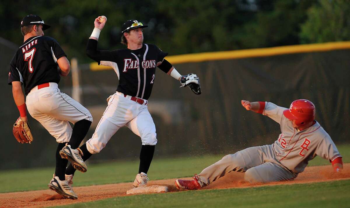 Bridge City baseball rallies to advance