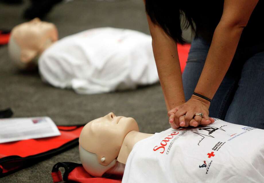 Simple Hands Only Cpr Technique Can Save Lives Houston Chronicle