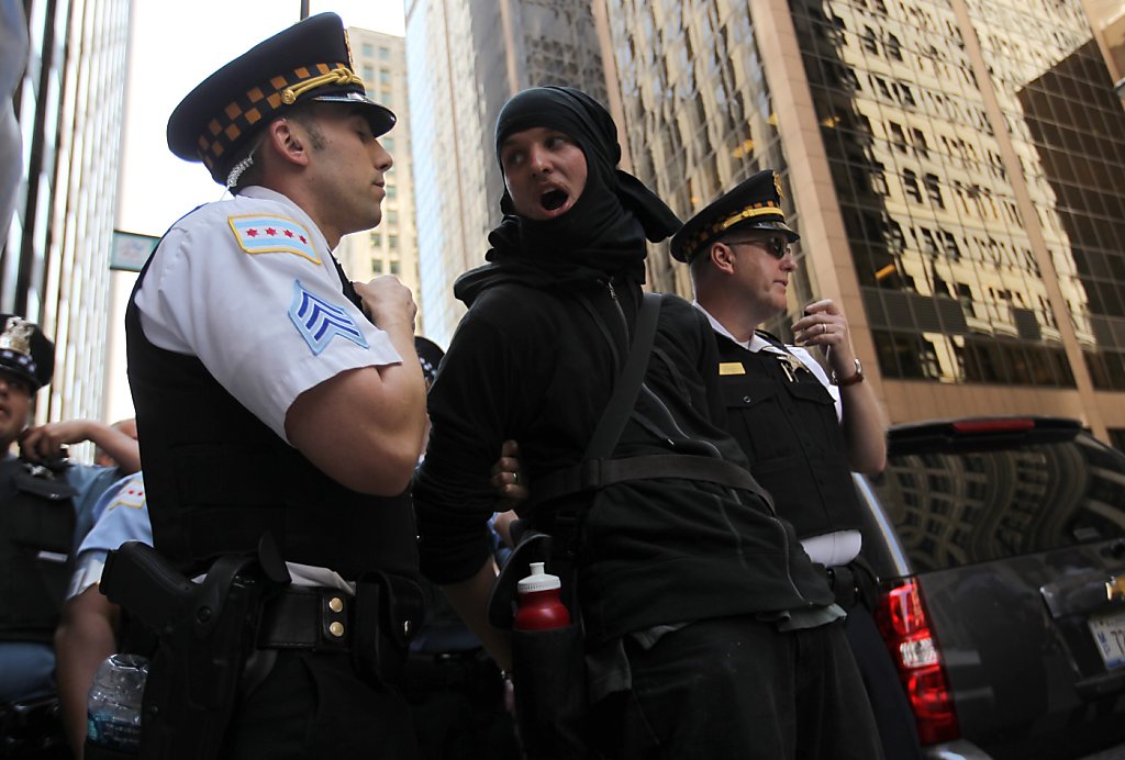 Thousands protest in Chicago ahead of NATO summit