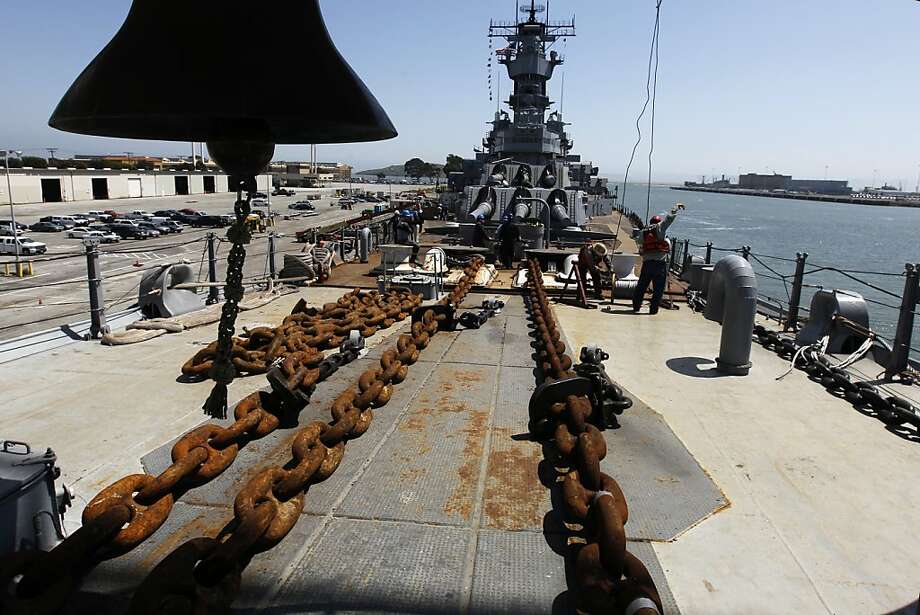 The Iowa Last Us Battleship Leaving Bay Area Sfgate