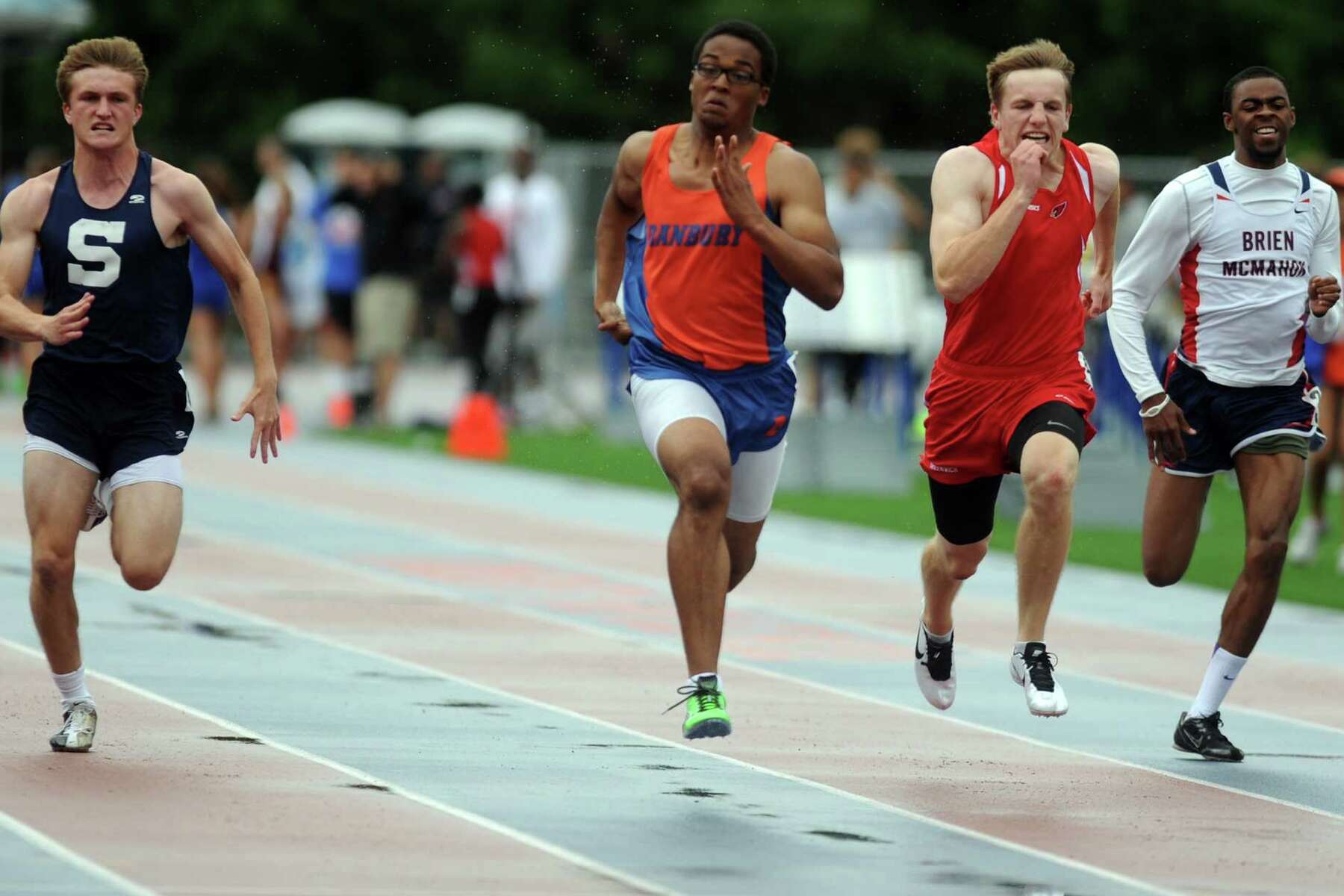 Staples Boys Track Team Ends Danbury S 11 Year Fciac Reign