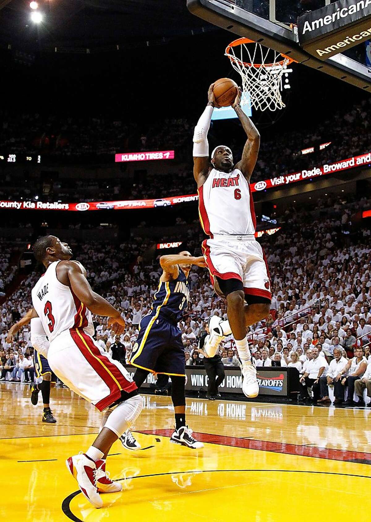 NBA Playoffs: James, Wade lead Heat to 115-83 win over Pacers