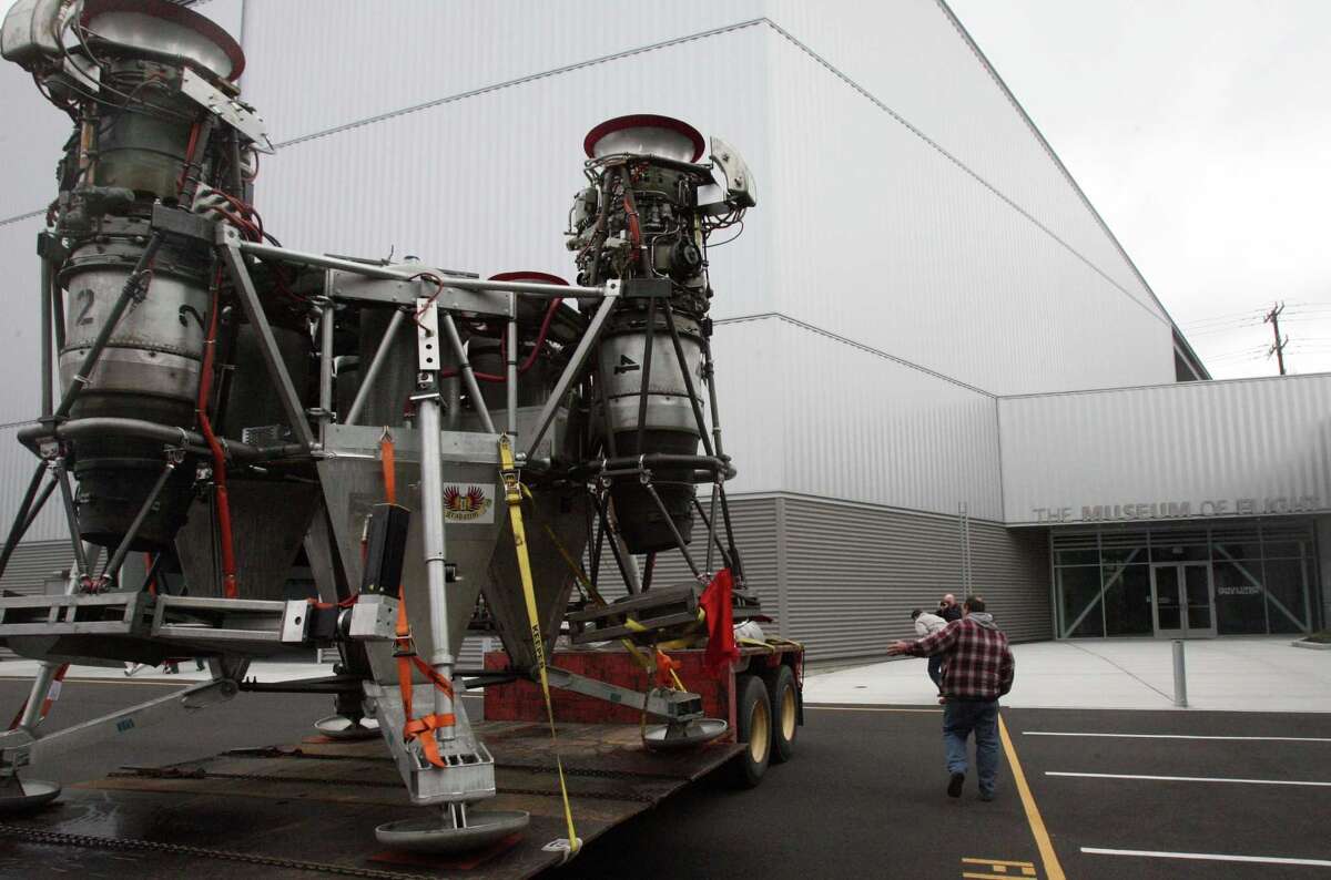Blue Origin test craft lands in Museum of Flight's Space Gallery