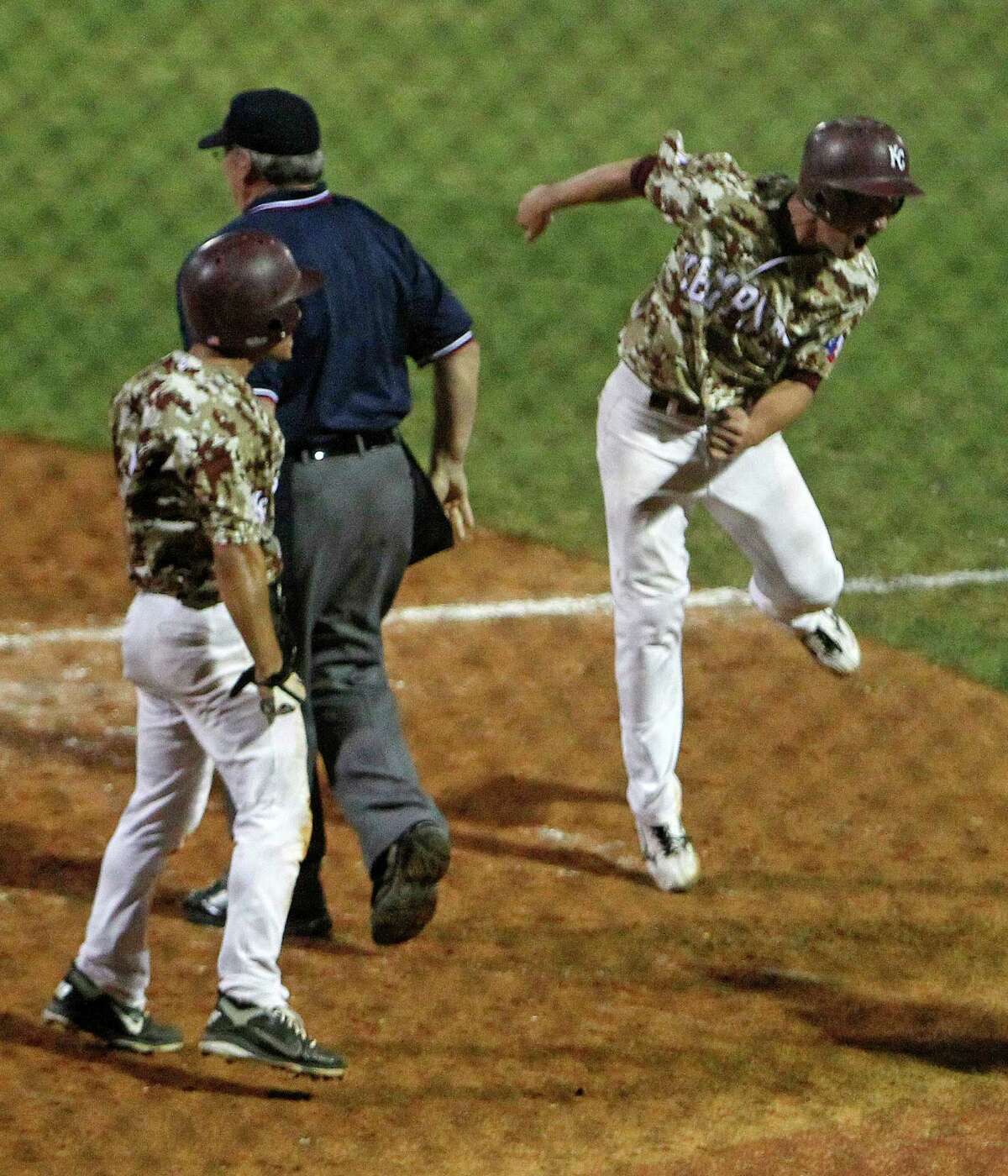 Kempner finds a way in extra innings to edge Cy Creek