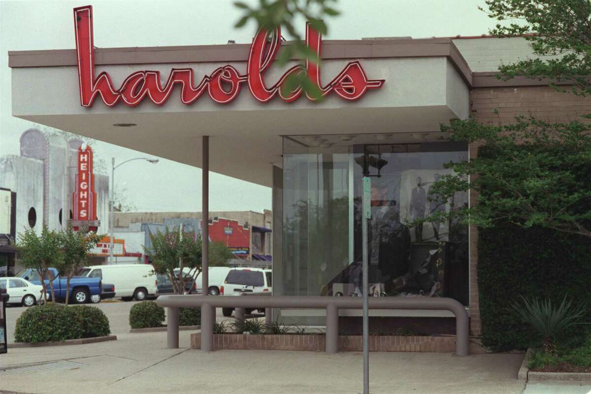 CONTACT FILED: HAROLD'S MENS WEAR-HOUSTON 04/10/2000 (Steve Ueckert) - exterior of Harolds store in the Heights. STOREFRONT Heights Theater inbackground HOUCHRON CAPTION (05/07/2000): Mayor Lee Brown and former President George Bush are among those still buying clothes at Harolds.