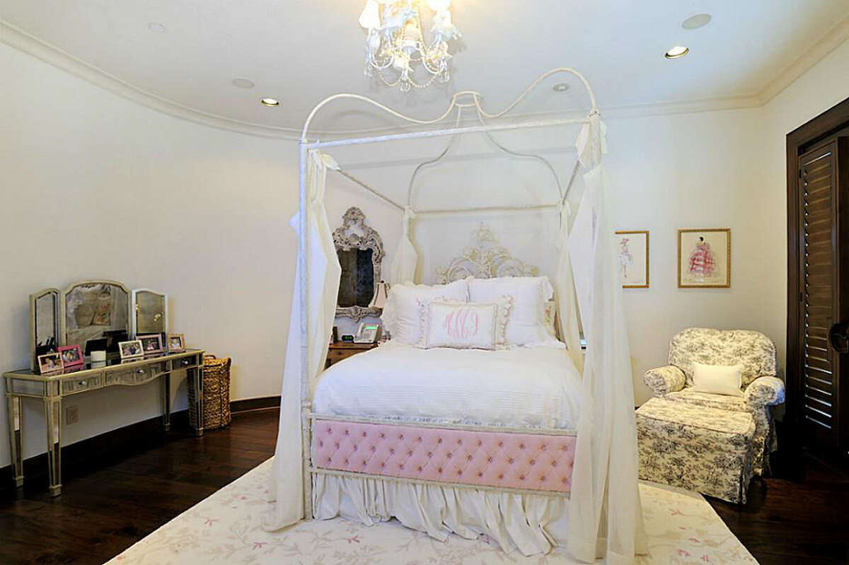 Piney Point Village home for sale at 11511 Way Manor