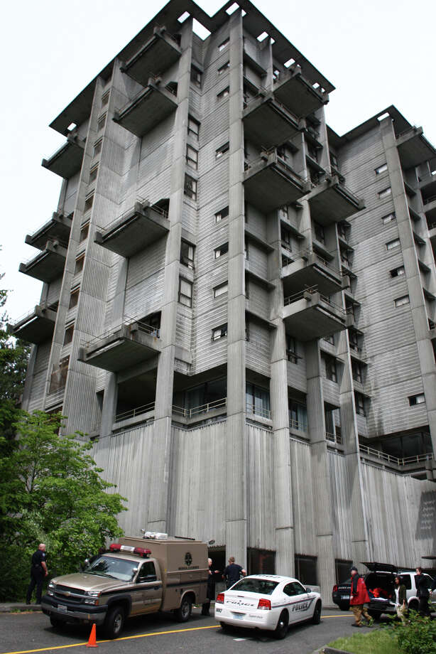 Student falls to death at UW