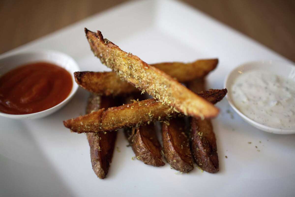 Restaurant review Phoenicia blooms into a downtown staple