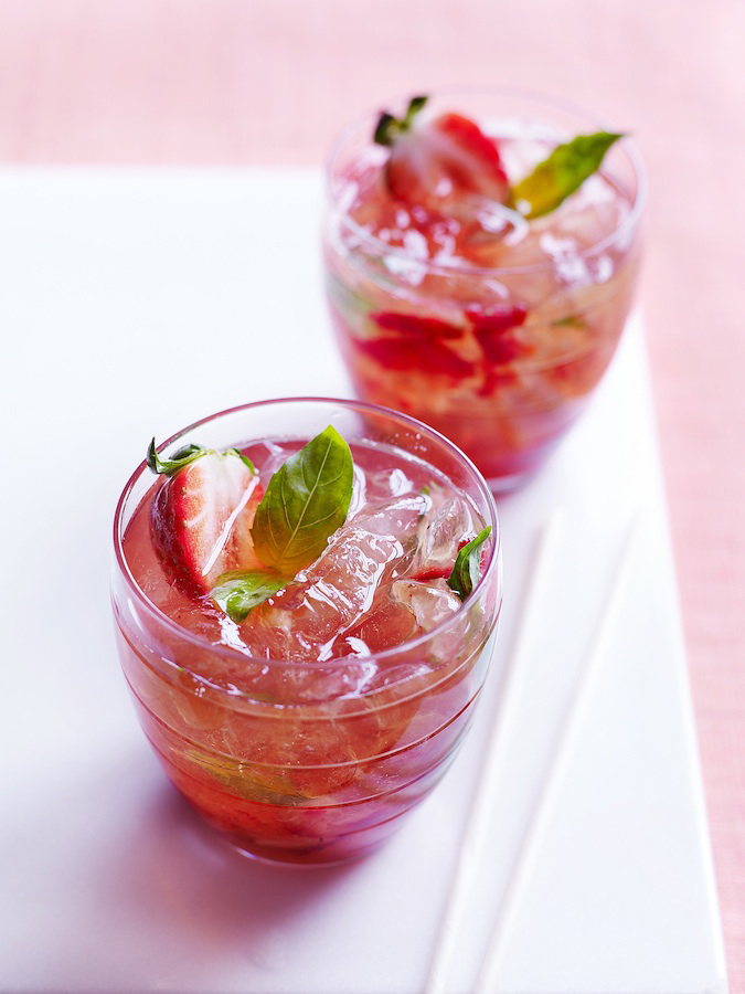 muddle-fruits-for-fresh-summer-cocktails