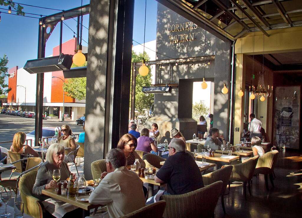 Corners Tavern Review Upscale Walnut Creek Place Sfgate People Enjoy Dinner At Corners Tavern In Walnut Creek Calif On Saay