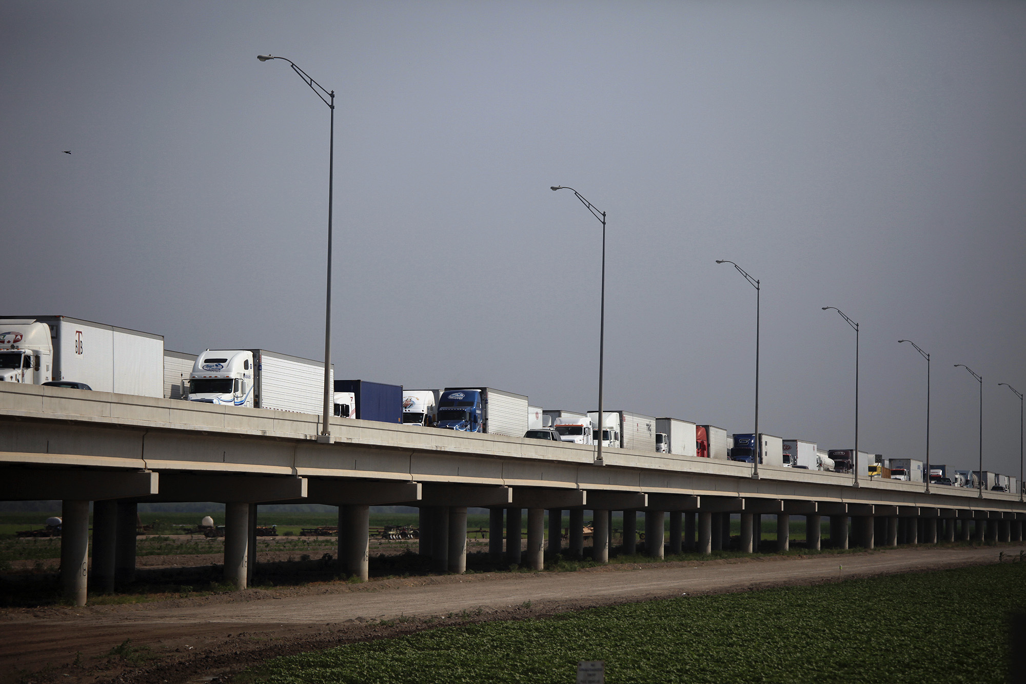 Bill aimed at reducing wait at the border