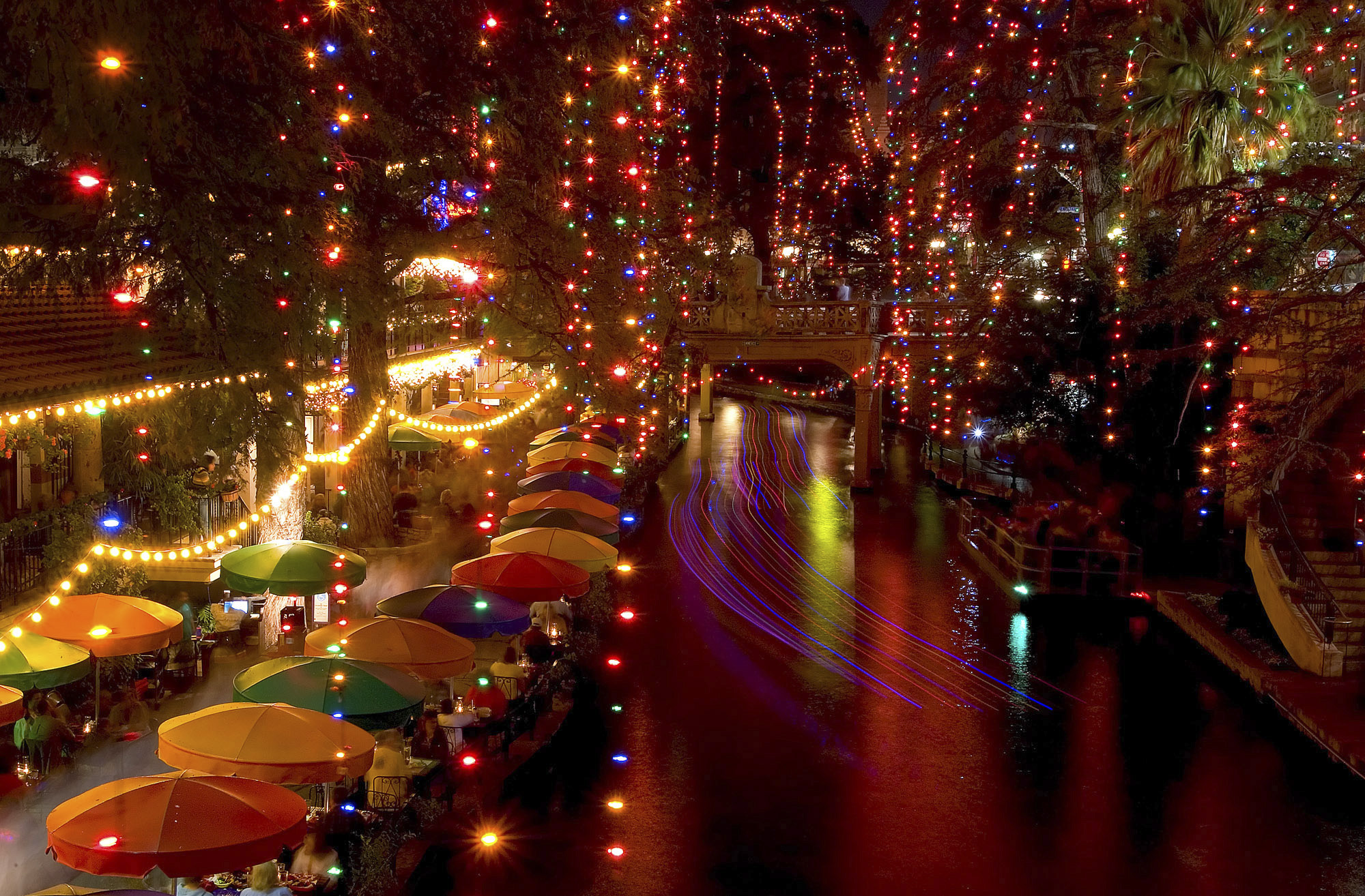 19 of the best places to see holiday lights in San Antonio, Central