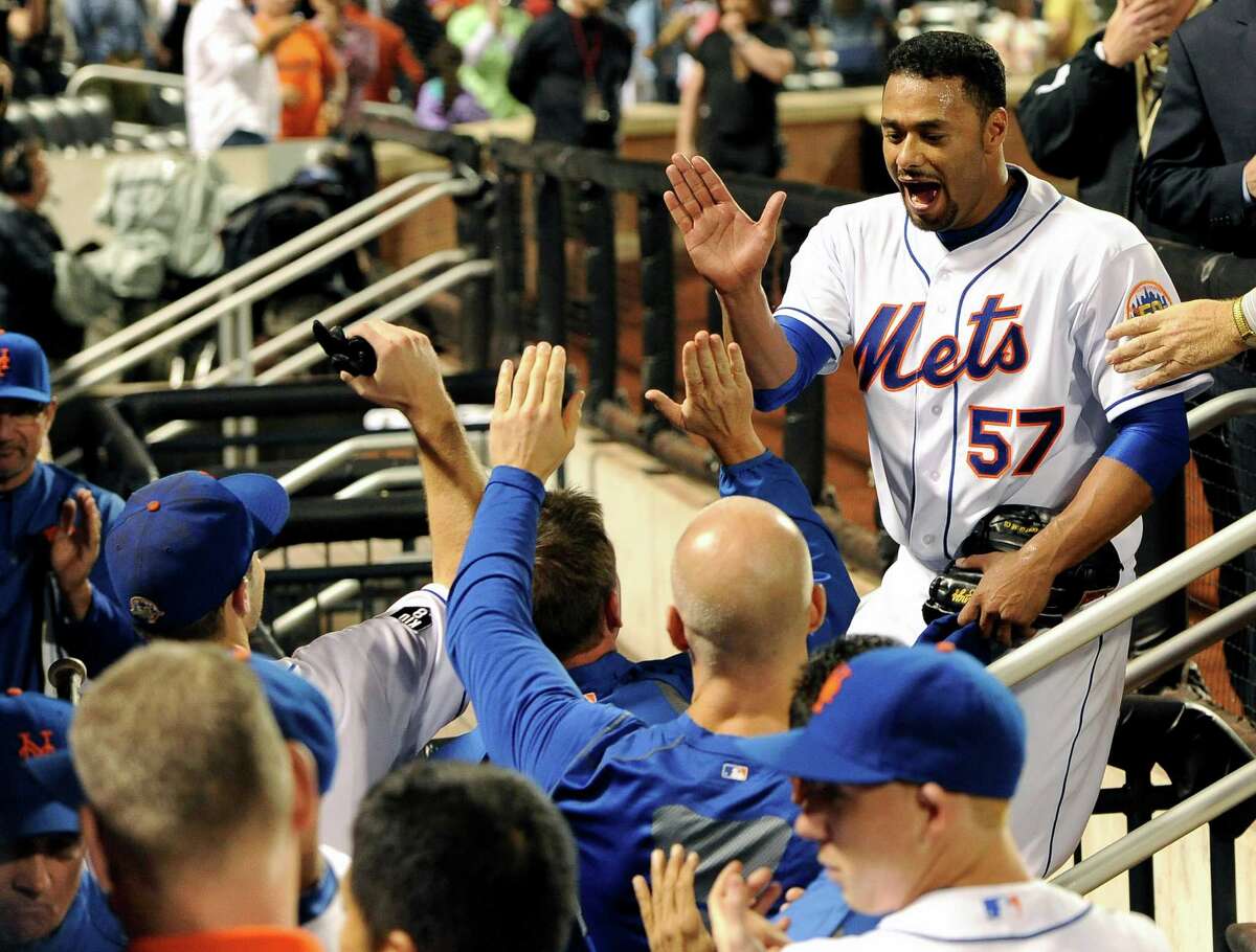 Santana throws Mets' first nohitter