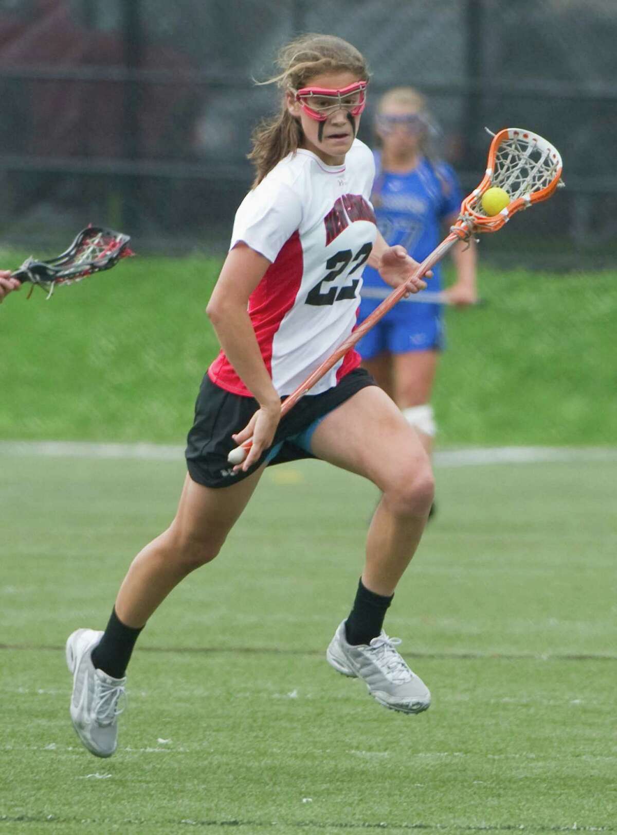 New Canaan girls lacrosse team tops Darien to advance to state semifinals