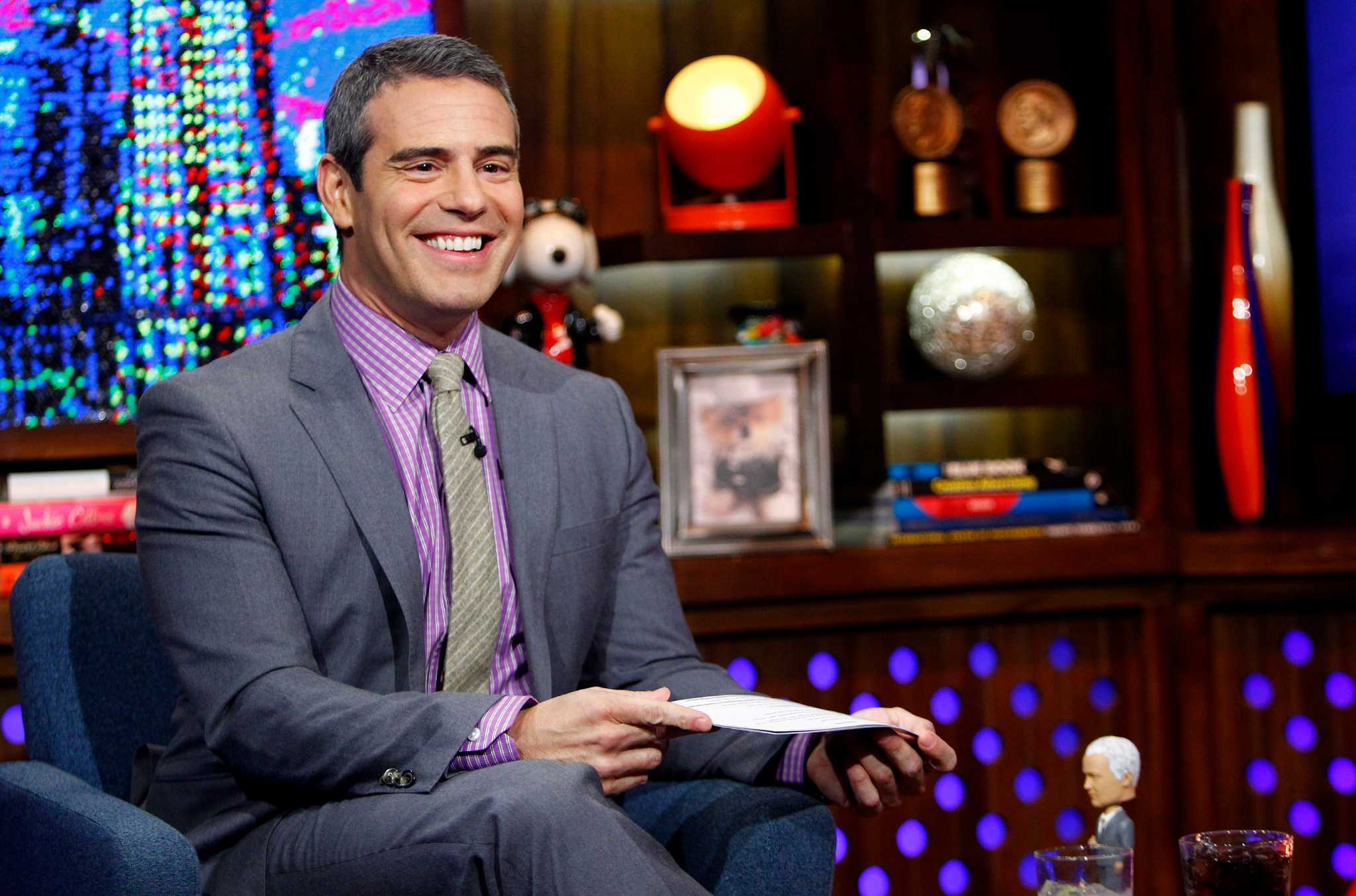 Show hosts. Andy Cohen. Энди Коэн домохозяйки. Bravo Andy. Энди Купер кто это.