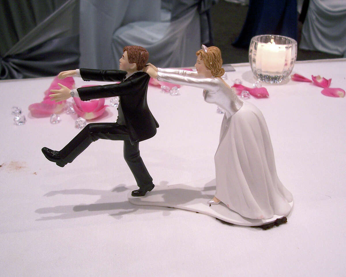 Wedding cake toppers a somewhat recent fashion