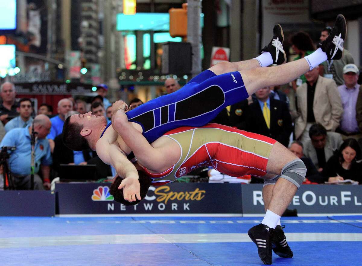 Grapple in the Apple