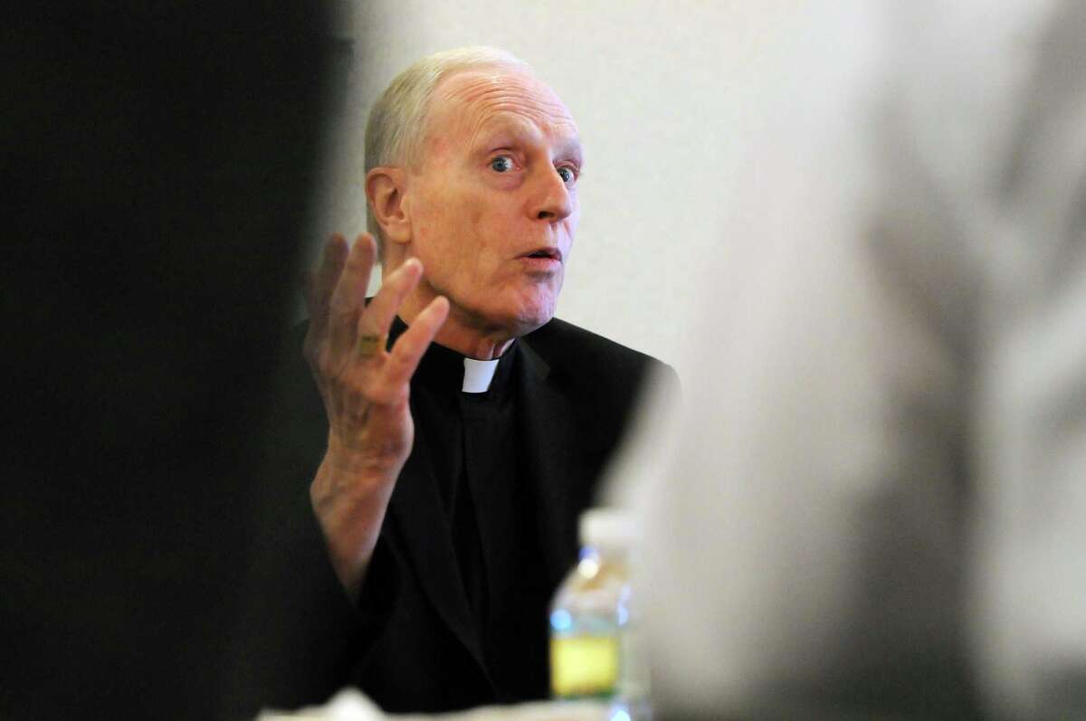 Suit seeks diocese's sex abuse records