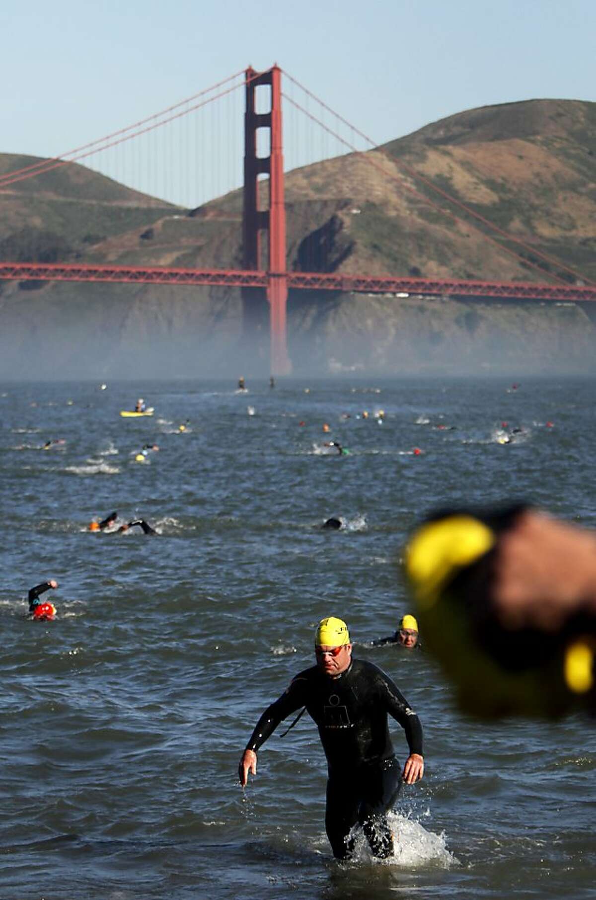 Escape From Alcatraz race draws 2,000 triathletes