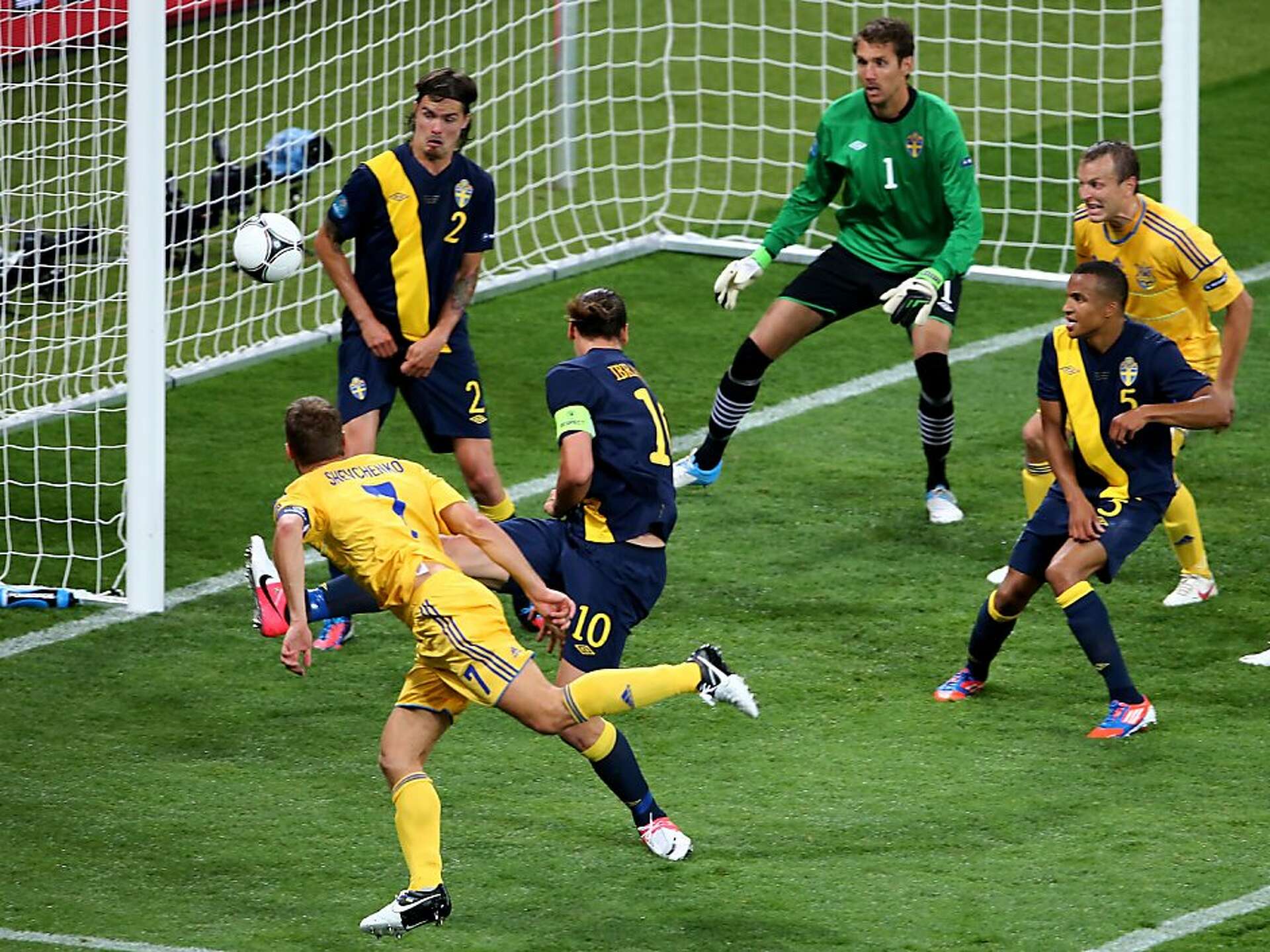 Co-host Ukraine scores heady win in Euro '12