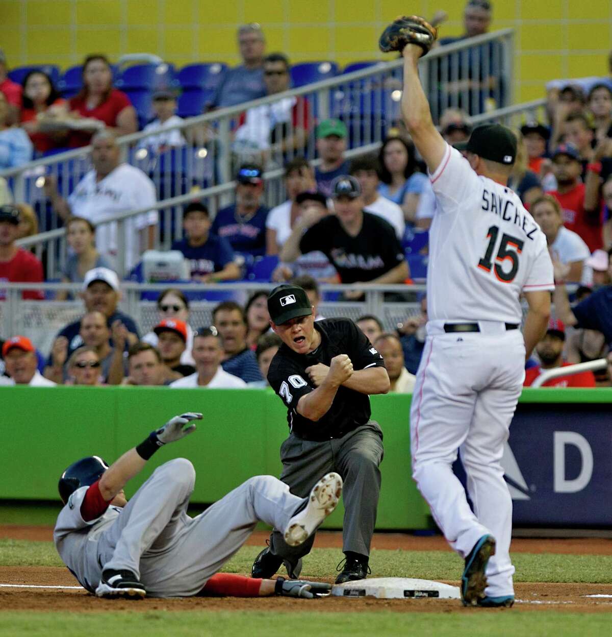 Marlins' rookie beats the Rocket