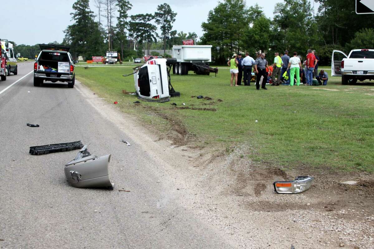 Three injured in Kountze wreck