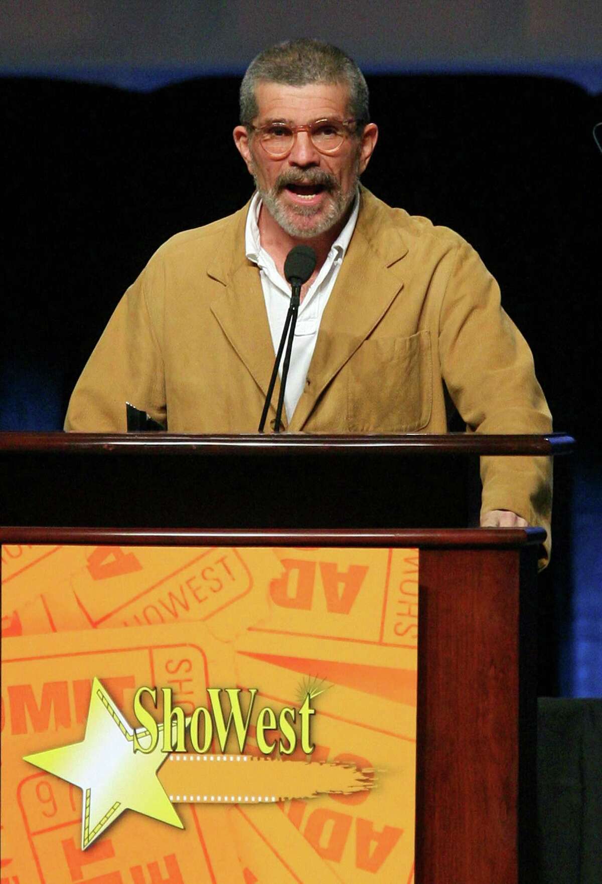 LAS VEGAS - MARCH 11: Screenwriter/director David Mamet accepts the ShoWest Award of Excellence in Filmmaking at the Paris Las Vegas during the opening day luncheon for ShoWest, the official convention of the National Association of Theatre Owners, March 11, 2008 in Las Vegas, Nevada. (Photo by Ethan Miller/Getty Images)