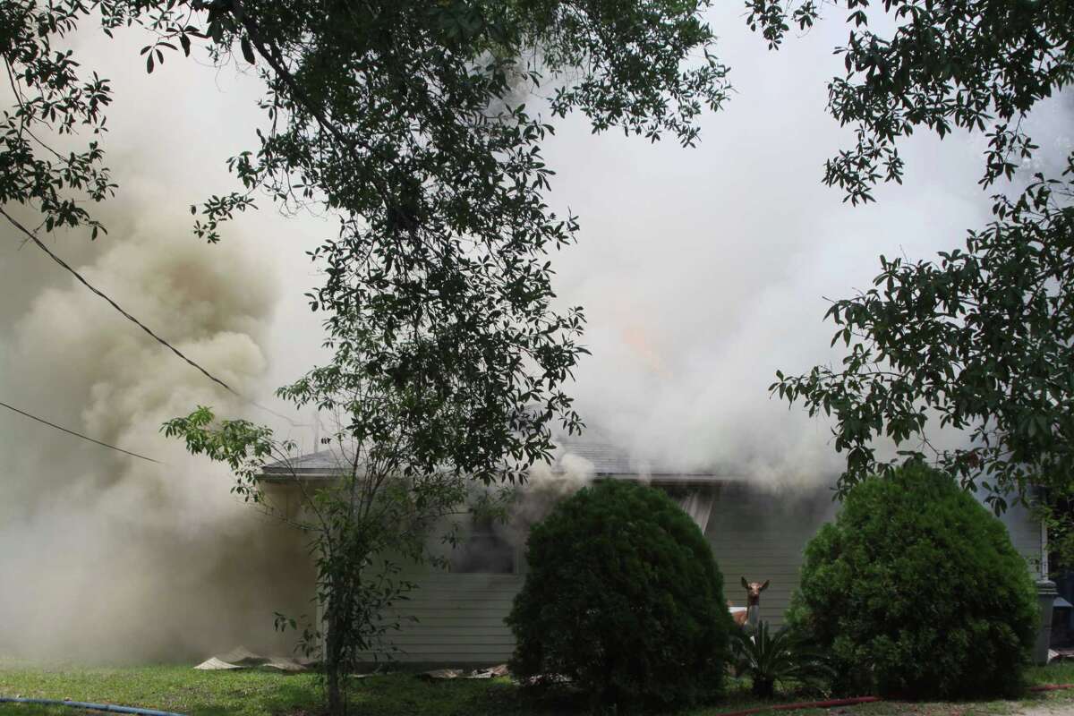 Fire destroys Silsbee home