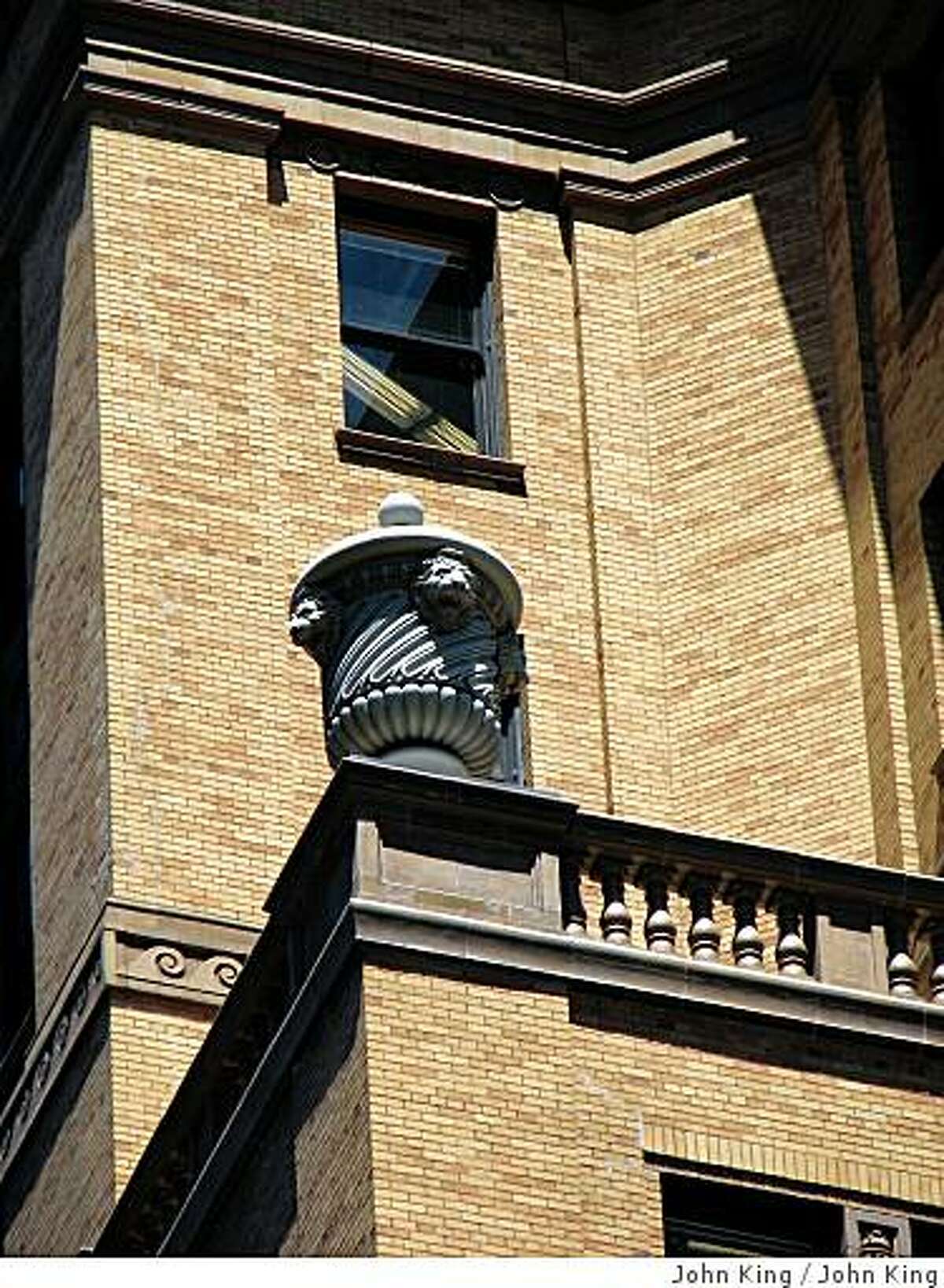detail shot of Grant Building, for upcoming regular column