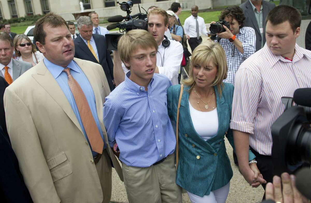 Debbie Clemens, wife of pitcher Roger Clemens, attends the press News  Photo - Getty Images