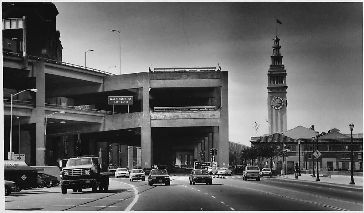 Embarcadero Freeway. Never finished and never connected the Golden Gate Bridge and the Bay Bridge. Photo was taken: 03/23/1985.