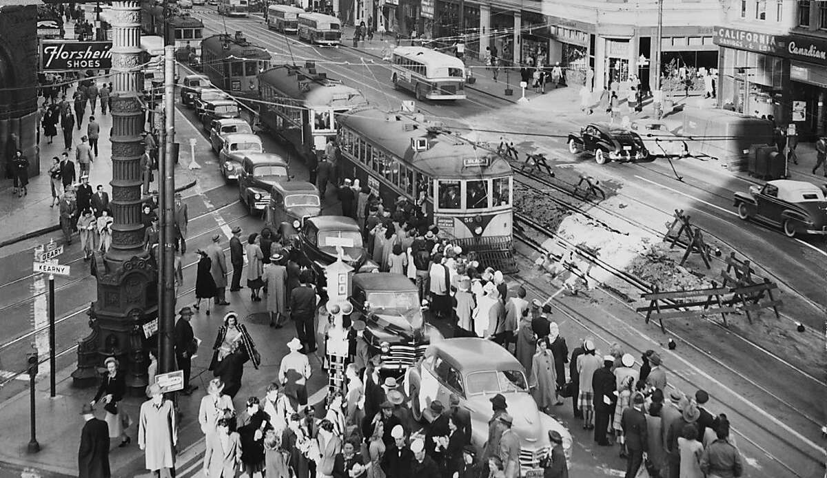 1949年4月(下午5点)市场街繁忙的交通。照片拍摄于1949年1月4日。