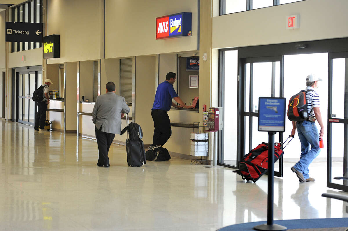 Announcement of canceled flight service leaves travelers, officials