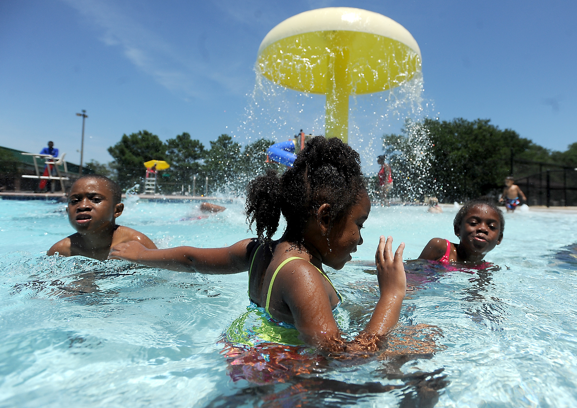 400 West Enders want pool at Rogers Park