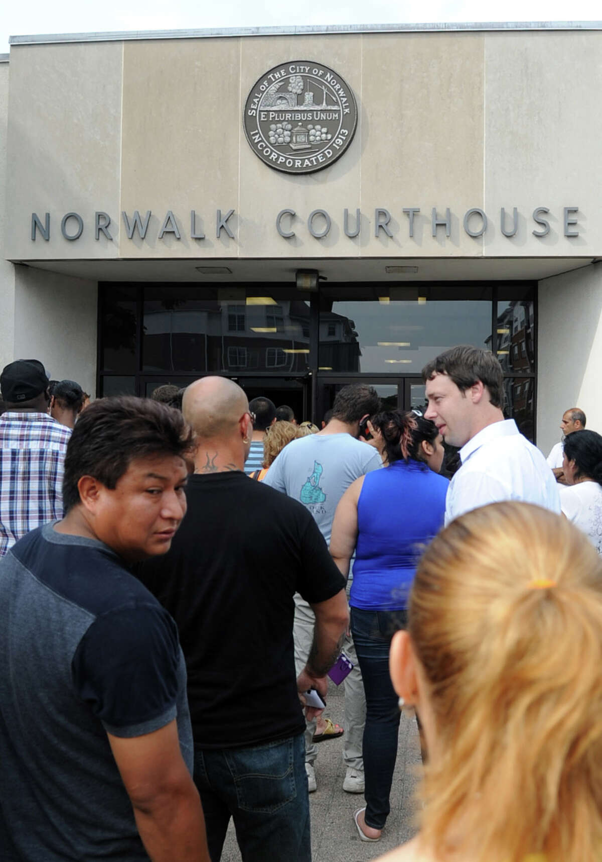 Norwalk Power Outage Residents Face Hours of Darkness